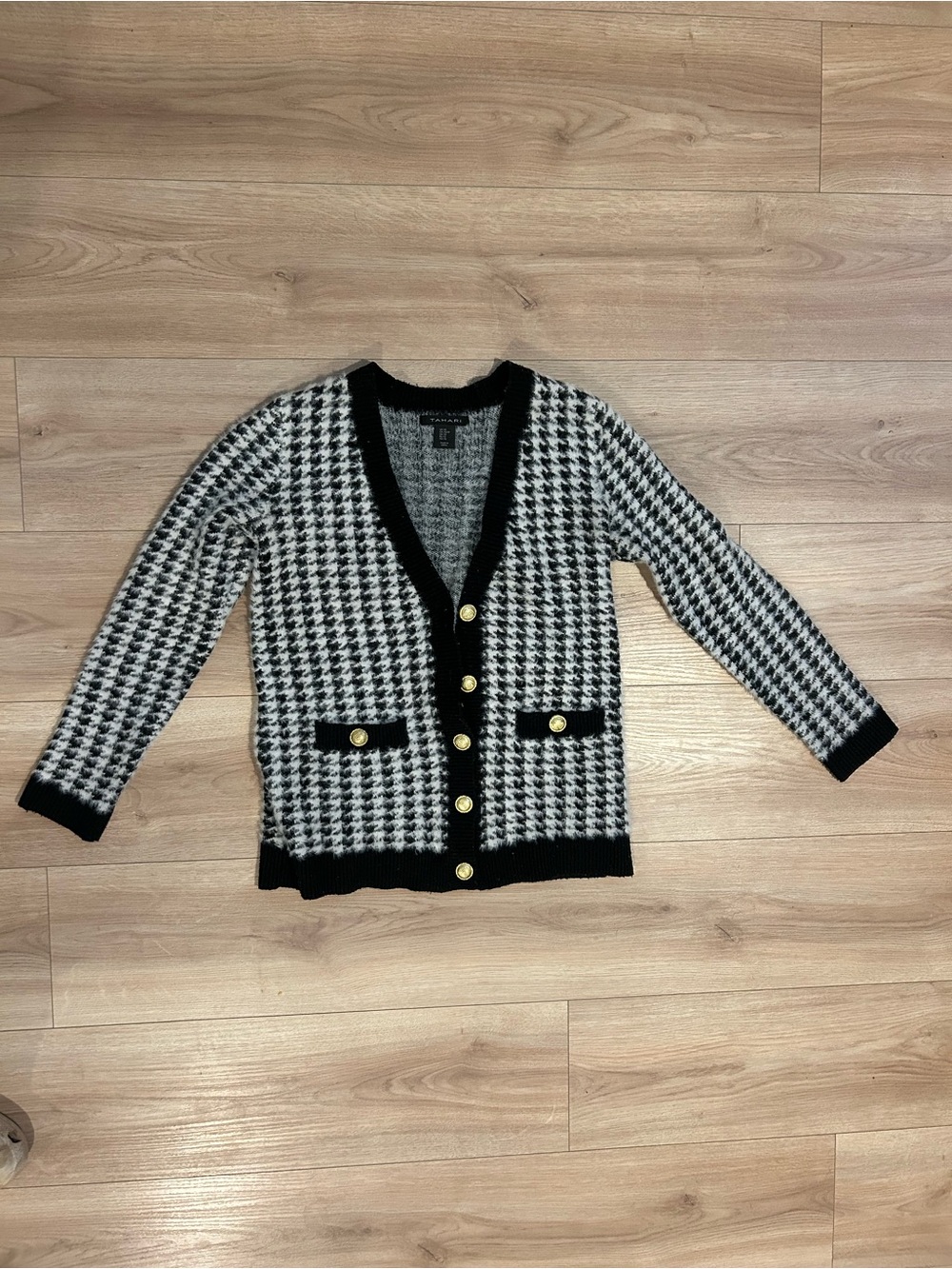 Tahari Black & White Houndstooth Button-Front Cardigan